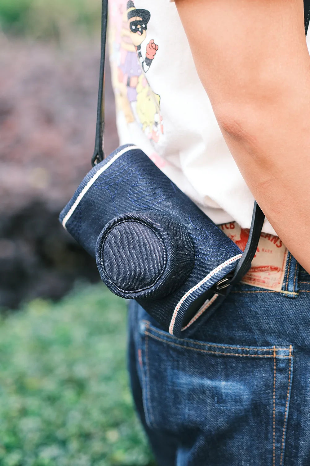 RMC-Japan-x-LSKamera-camera-jacket-wrap-layer-accessories-camera-compact-denim-protective-small-size-details-sewing