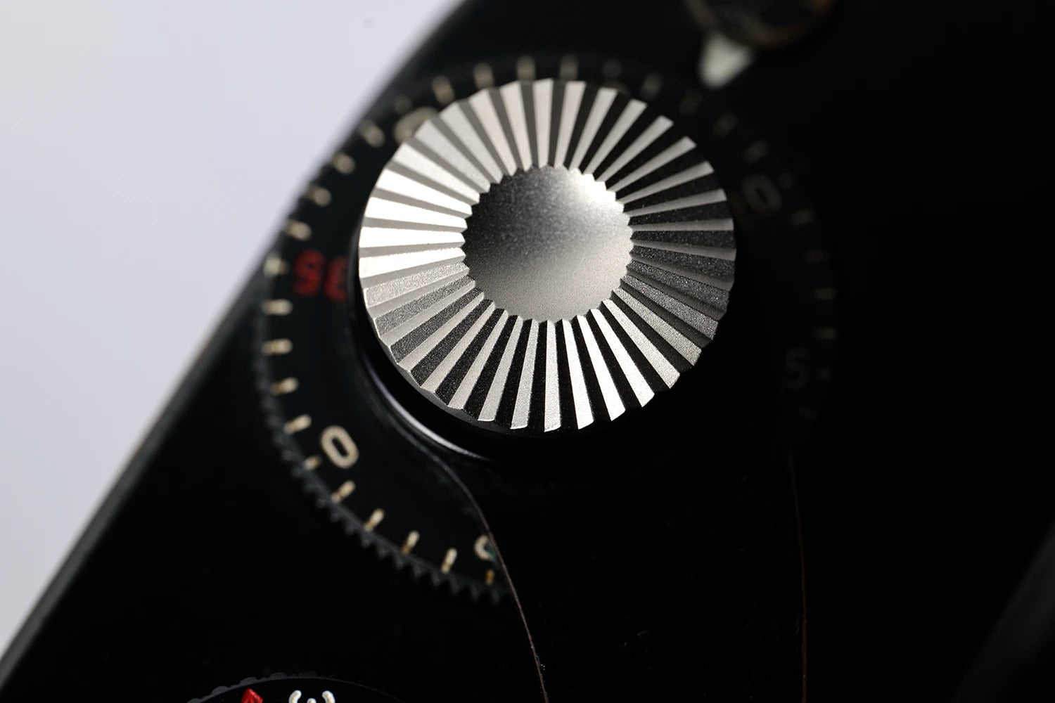 air-clicker-tahusa-soft-release-button-leica-rangefinder-camera-shutter-screw-thread-photography-accessory-stainless-titanium-grey-11