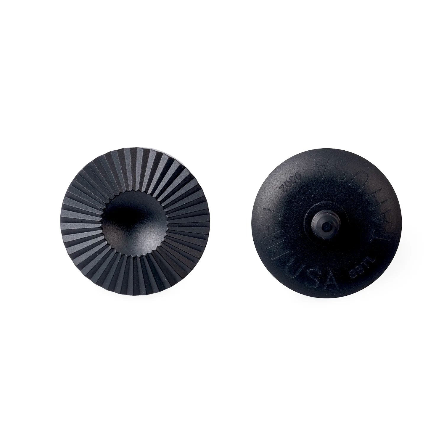 air-clicker-tahusa-soft-release-button-leica-rangefinder-camera-shutter-screw-thread-photography-accessory-titanium-anodized-black-dark-side-by-side