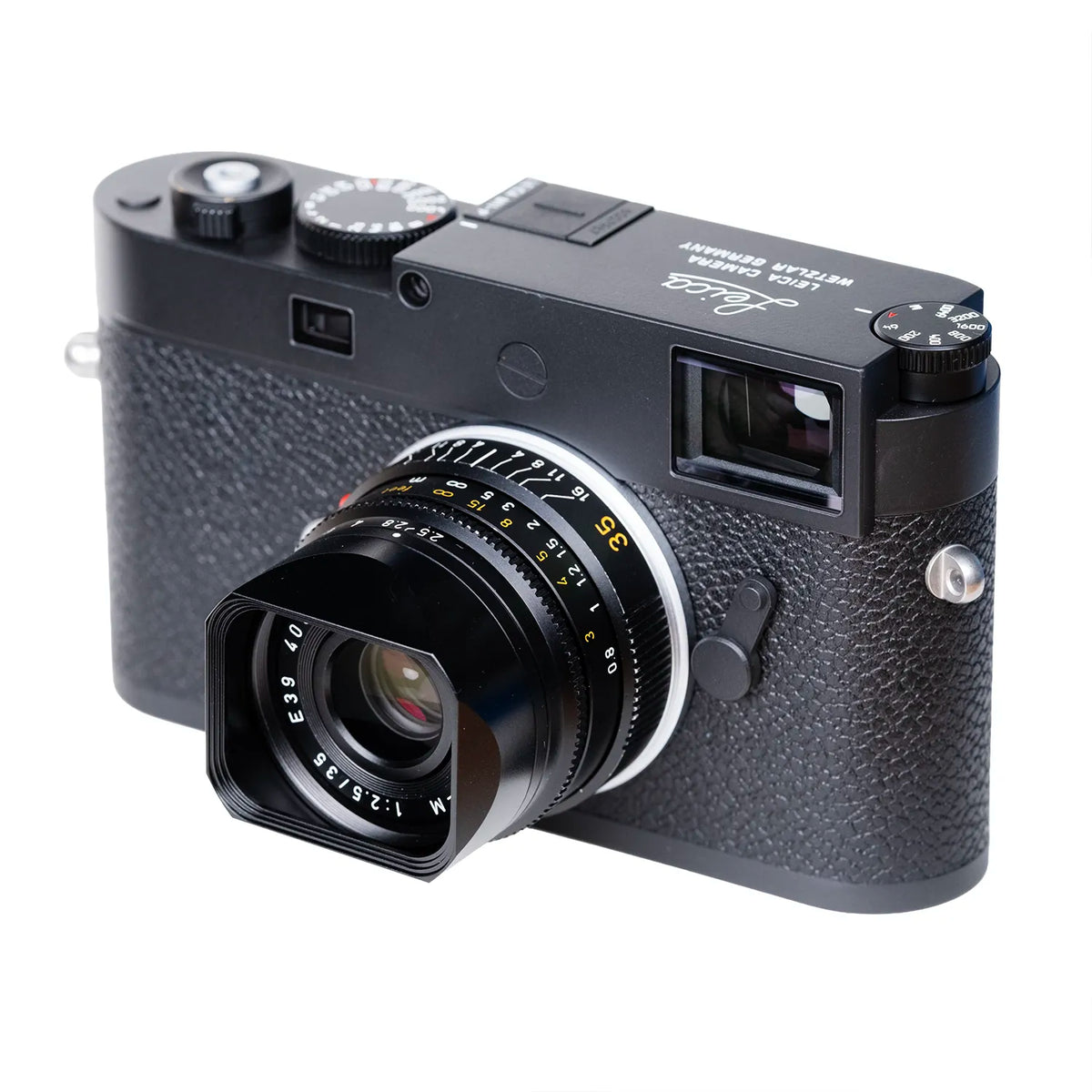 leica-summarit-35mm-2.5-50mm-50-lens-hood-camera-accessories-tahusa-leica-black-leica-m-35mm-square-lens-hood-close-up-lens-aperture-ring-portrait