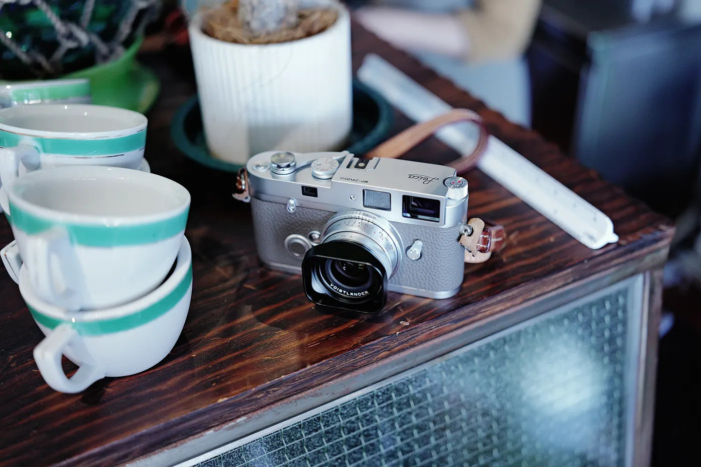 square-lens-hood-voigtlander-ultron-35mm-f2-35-asph-vm-m-mount-camera-leica-look-lh12-lh-12-option-black-15