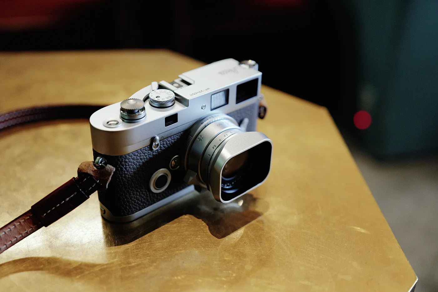 square-lens-hood-voigtlander-ultron-35mm-f2-35-asph-vm-m-mount-camera-leica-look-lh12-lh-12-option-silver