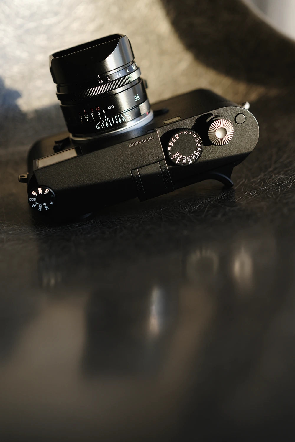 tahusa-shop-banner-air-clicker-soft-release-lens-hood-square-voigtlander-nokton-35mm-1.5-leica-monochrom-m11m-9