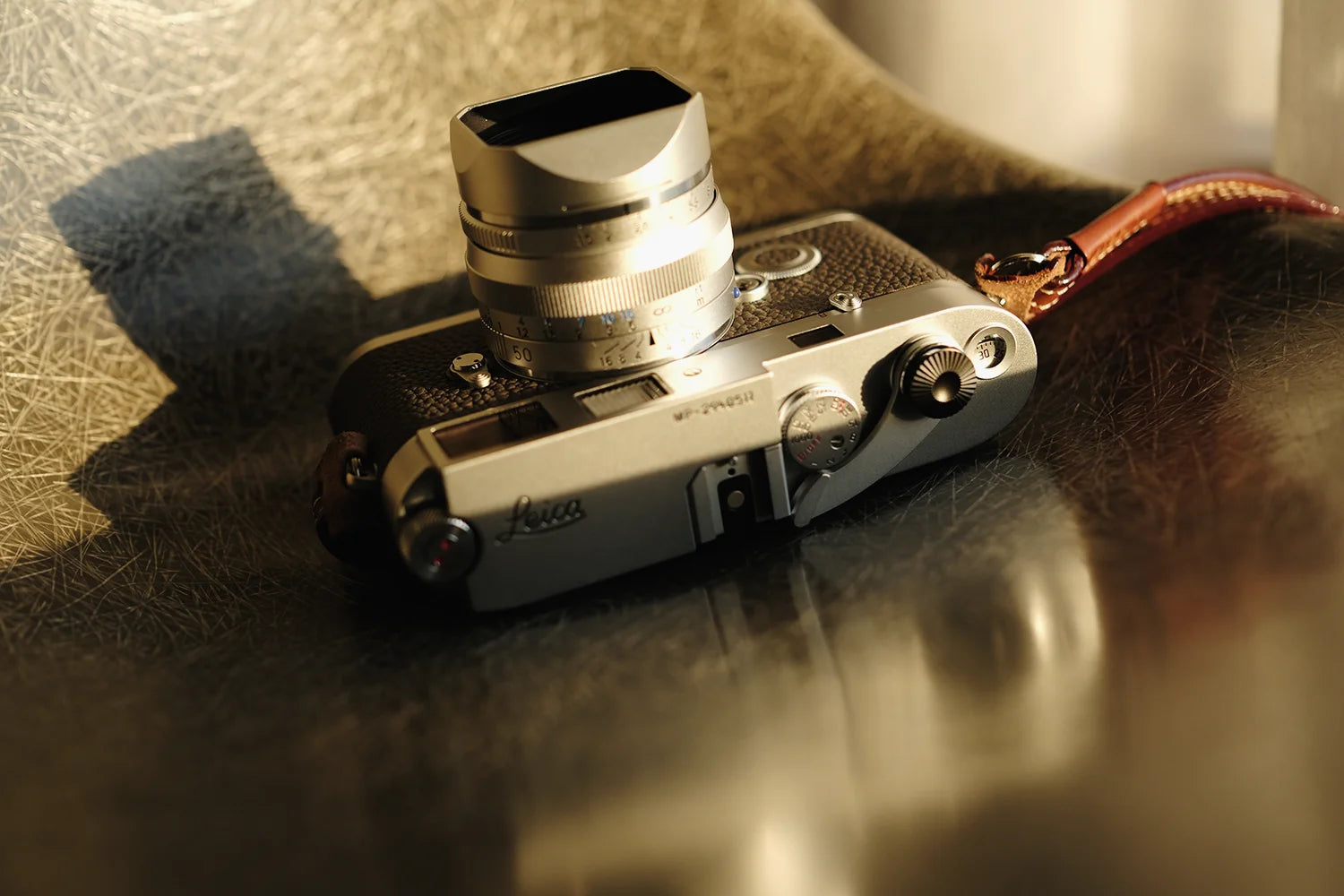 tahusa-shop-banner-air-clicker-soft-release-lens-hood-square-zm-voigtlander-accessories-50mm-silver-15