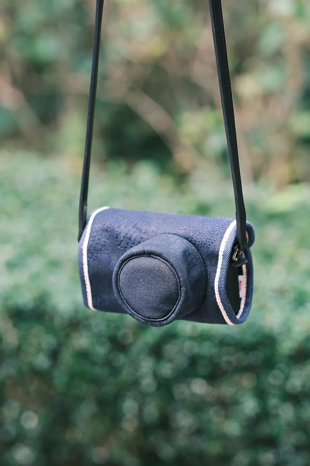 RMC-Japan-x-LSKamera-camera-jacket-wrap-layer-accessories-camera-compact-denim-protective-small-size-details-sewing