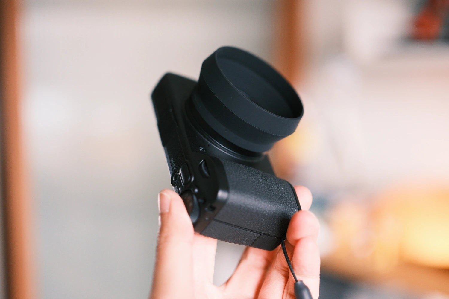 Collapsible Rubber Lens Hood for Ricoh GRIV