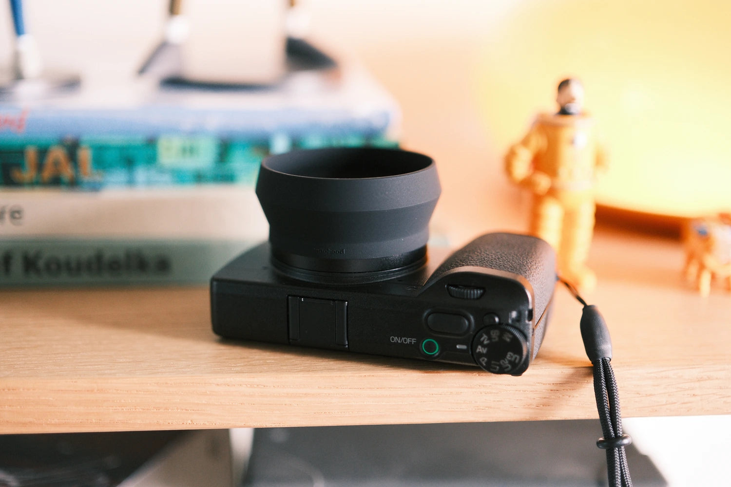 Collapsible Rubber Lens Hood for Ricoh GRIV