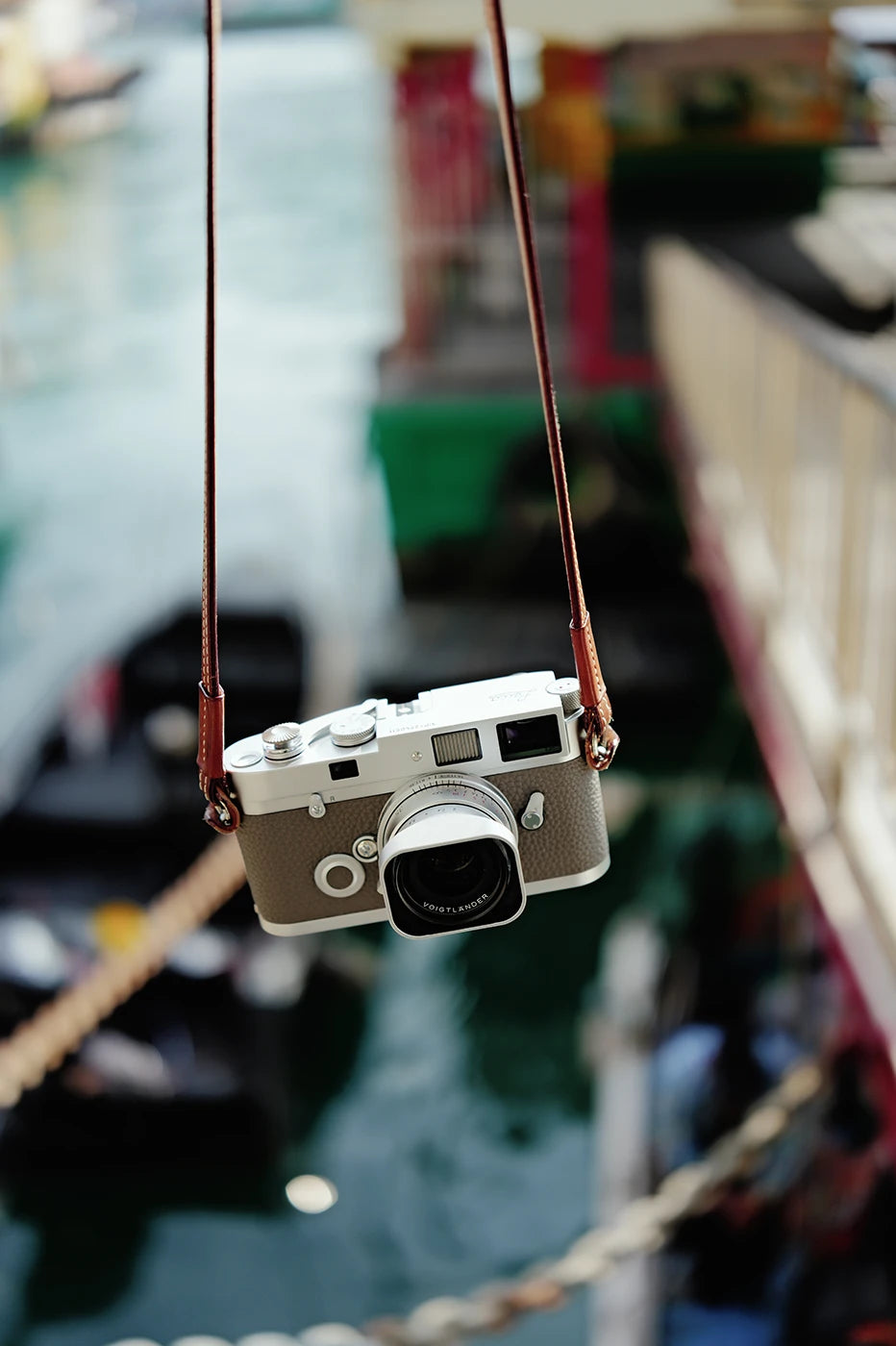 square-lens-hood-voigtlander-ultron-35mm-f2-35-asph-vm-m-mount-camera-leica-look-lh12-lh-12-option-silver