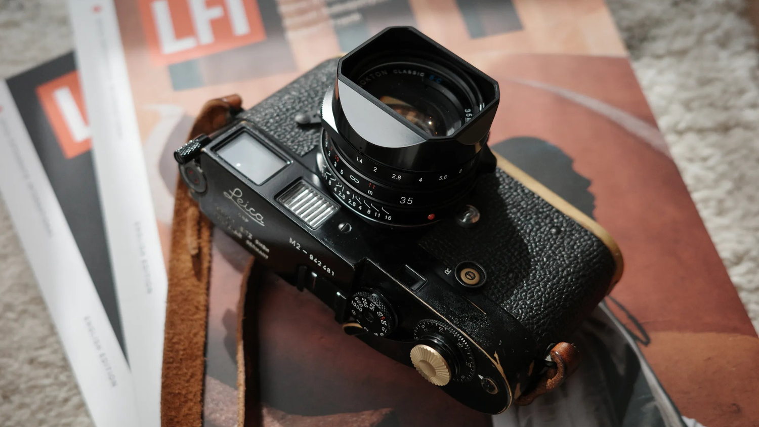 tahusa-shop-banner-lens-square-hood-leica-rangefinder-camera-air-clicker-soft-release-brass-black-paint-nokton-35mm-1.4-vm-voigtlander-2
