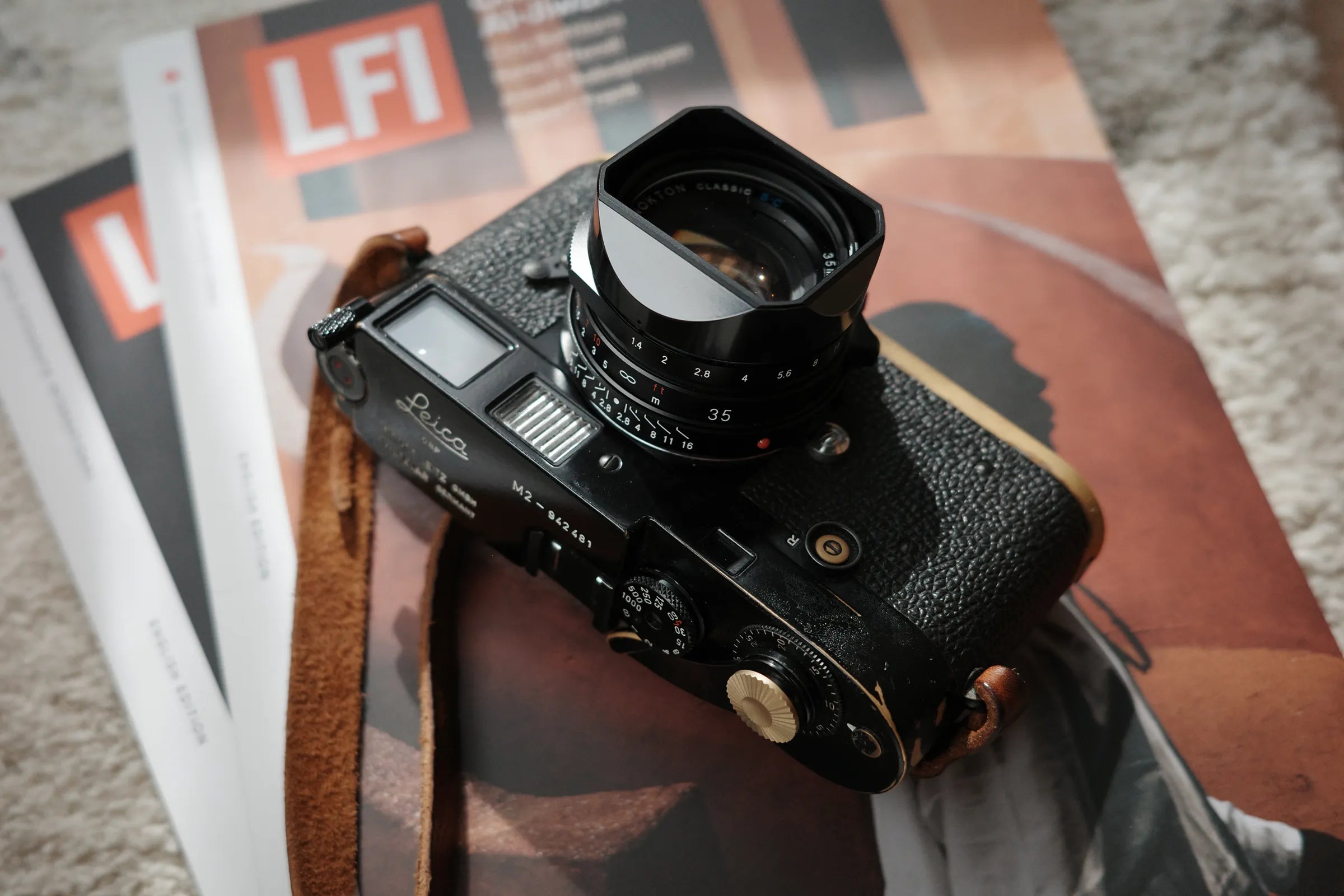 tahusa-shop-banner-lens-square-hood-leica-rangefinder-camera-air-clicker-soft-release-brass-black-paint-nokton-35mm-1.4-vm-voigtlander-2