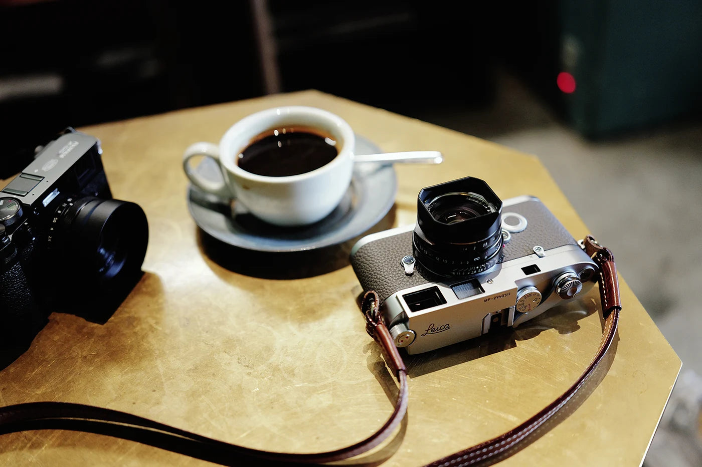 voigtlander-35-40-50-nokton-lens-square-hood-with-leica-mp-match